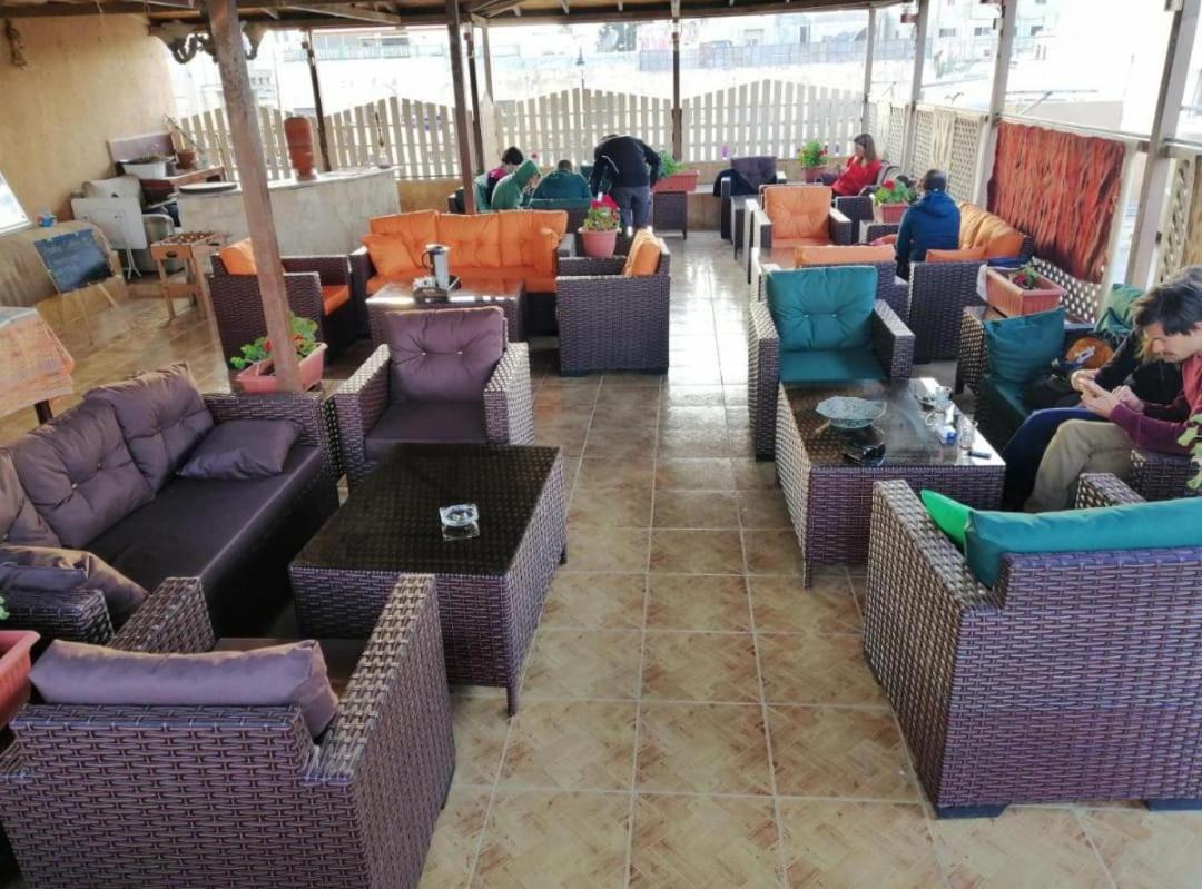 Student House Pansiyon Medeba Dış mekan fotoğraf